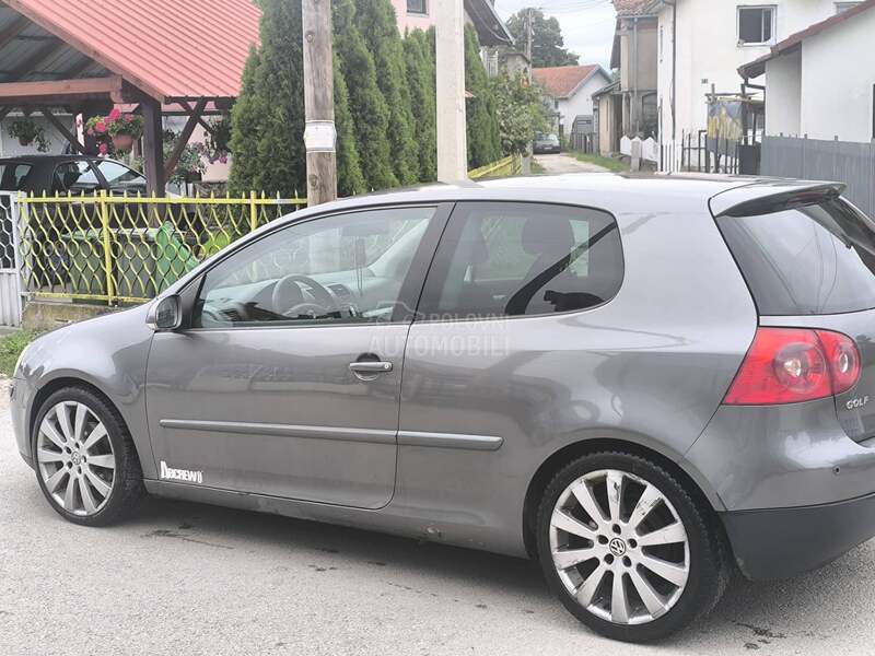 Volkswagen Golf 5 2,0tdi