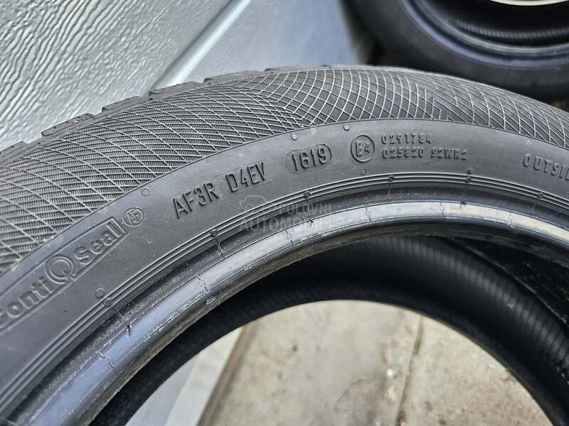 Continental 215/55 R17 Zimska