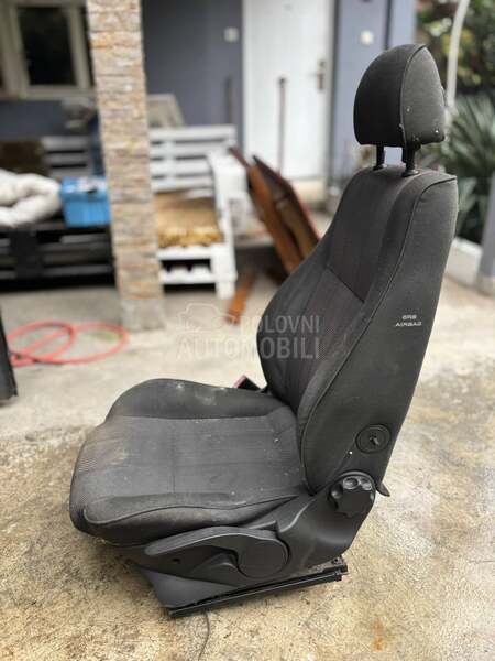 Sedista alfa 147 5v top stanje