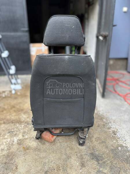 Sedista alfa 147 5v top stanje