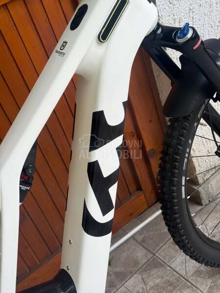 Husqvarna E bike carbon 29