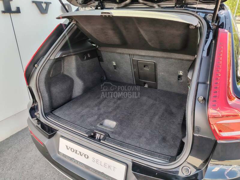 Volvo XC40 2.0 D3 MOMENTUM A/T