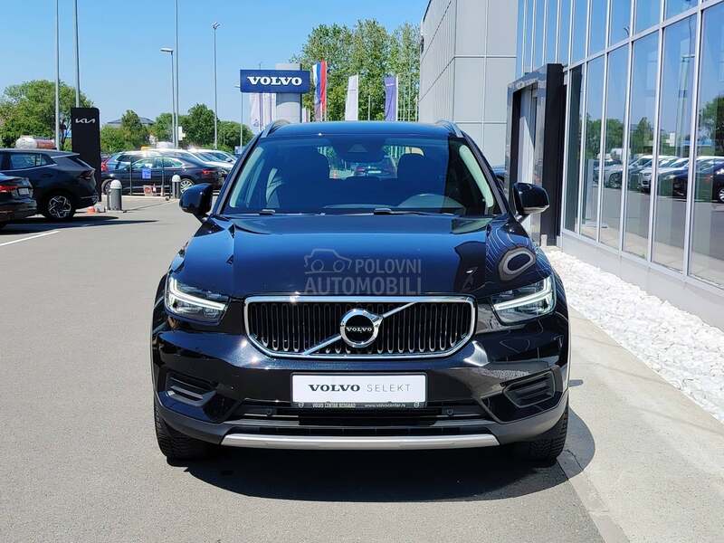 Volvo XC40 2.0 D3 MOMENTUM A/T