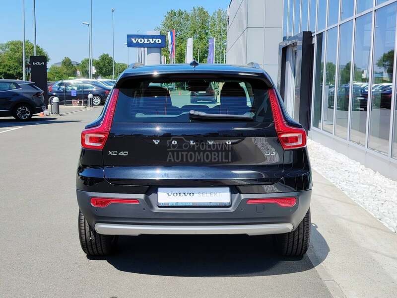 Volvo XC40 2.0 D3 MOMENTUM A/T
