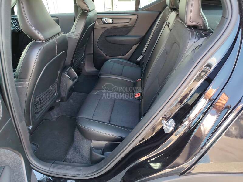 Volvo XC40 2.0 D3 MOMENTUM A/T