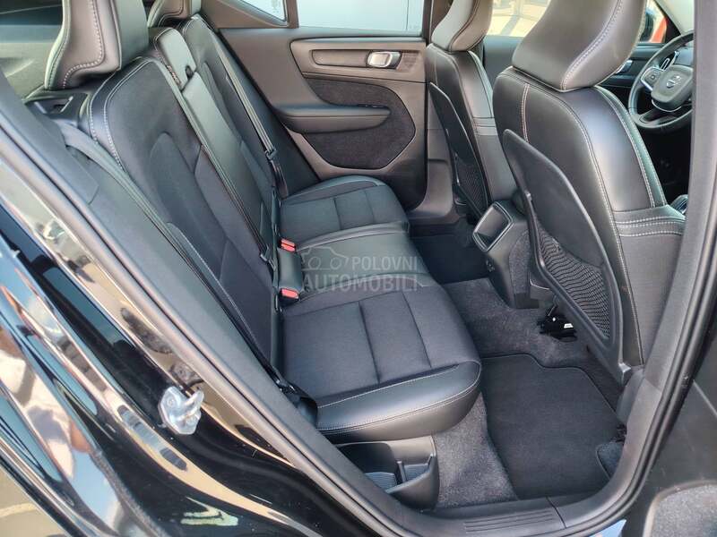 Volvo XC40 2.0 D3 MOMENTUM A/T