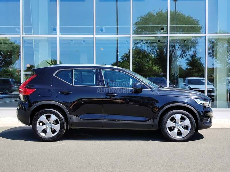 Volvo XC40 2.0 D3 MOMENTUM A/T
