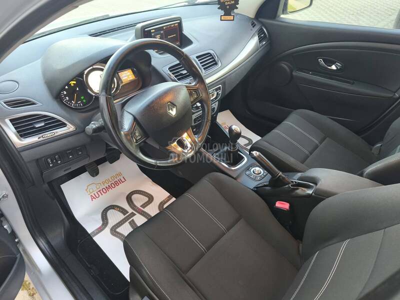 Renault Megane 1.5 dciN a v i/L e d