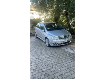 Mercedes Benz B 180 