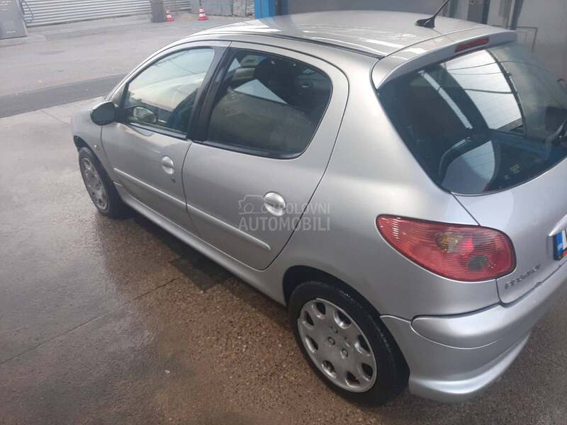 Peugeot 206 5vr.1.6HDi H I T N O