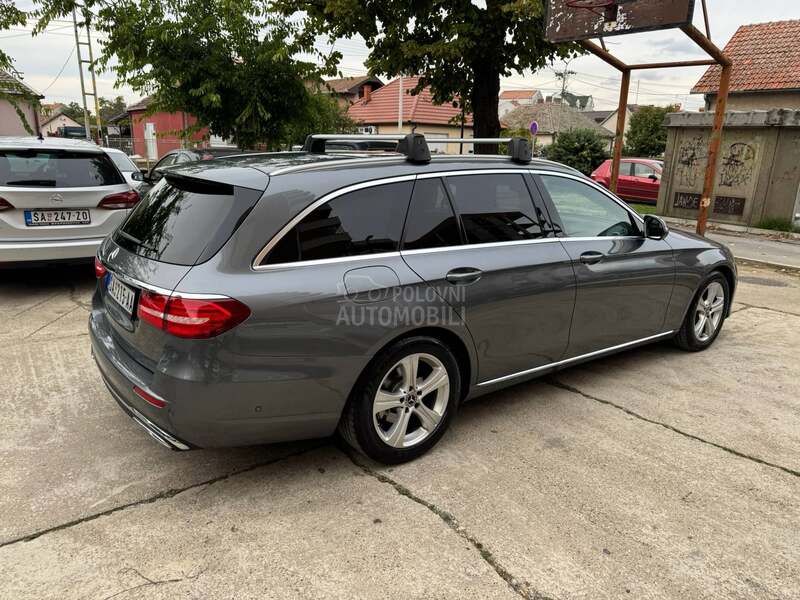 Mercedes Benz E 200 