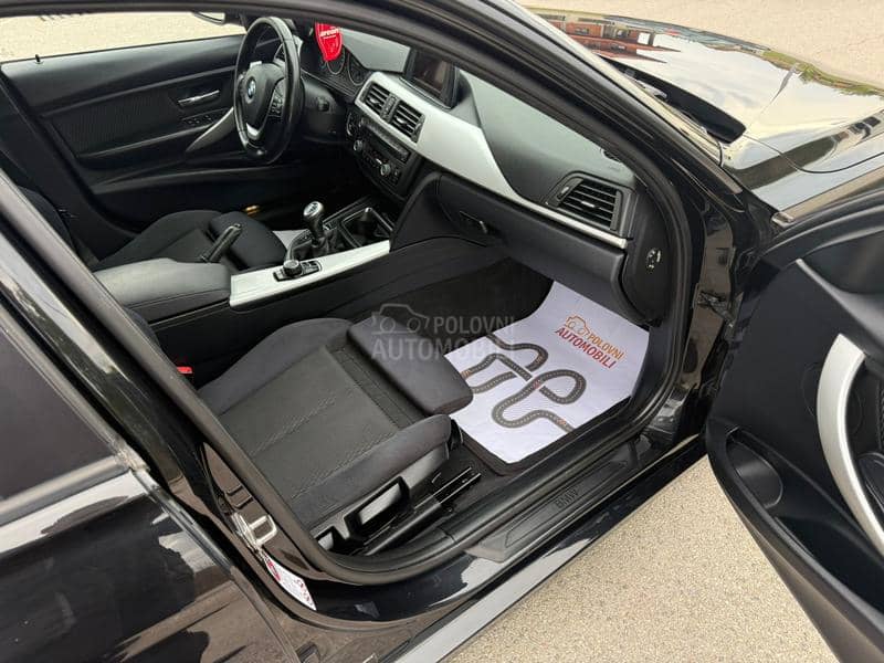 BMW 320 Xdrive//L E D