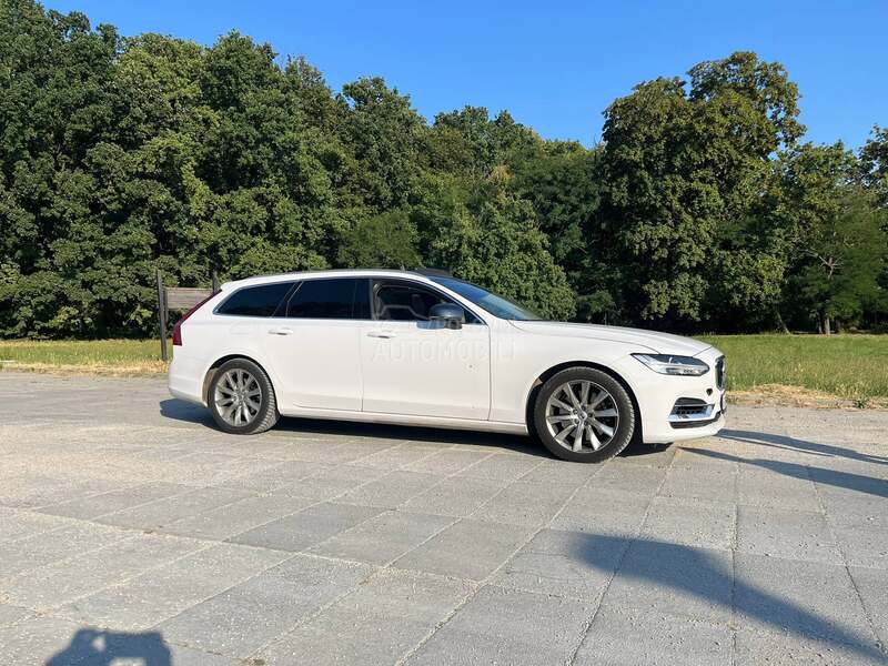 Volvo V90 