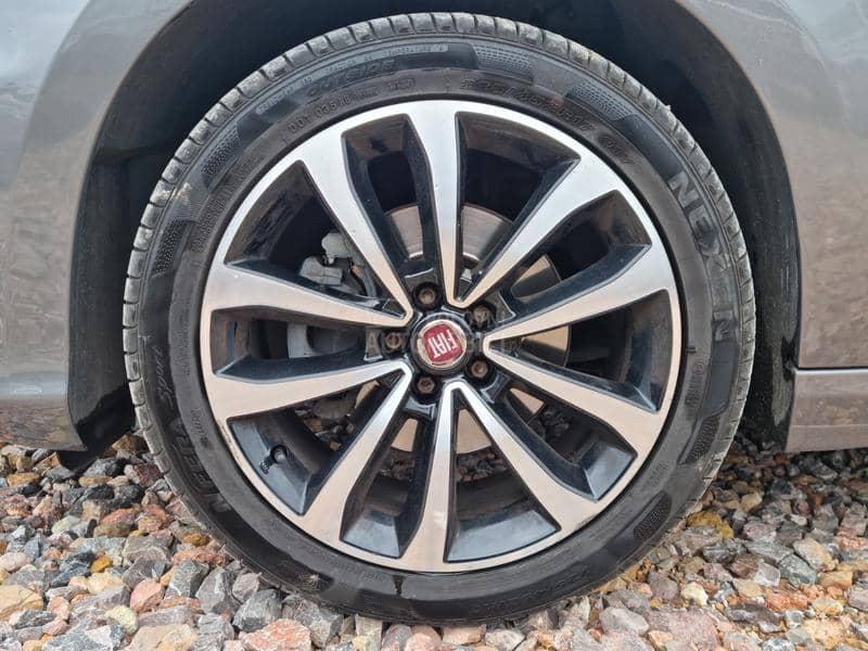 Fiat Tipo 1.4T-JET/LOUNGE PLUS