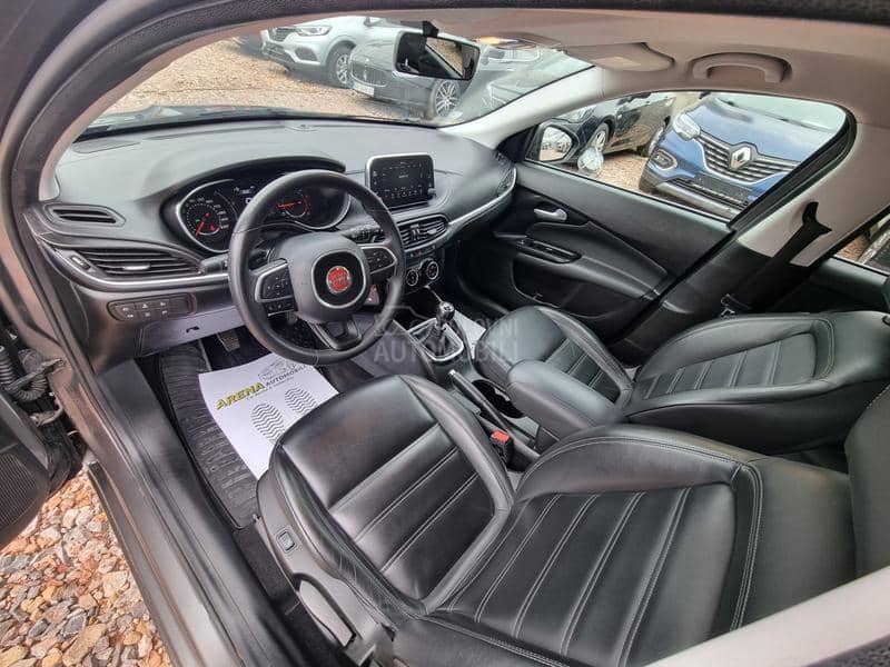 Fiat Tipo 1.4T-JET/LOUNGE PLUS