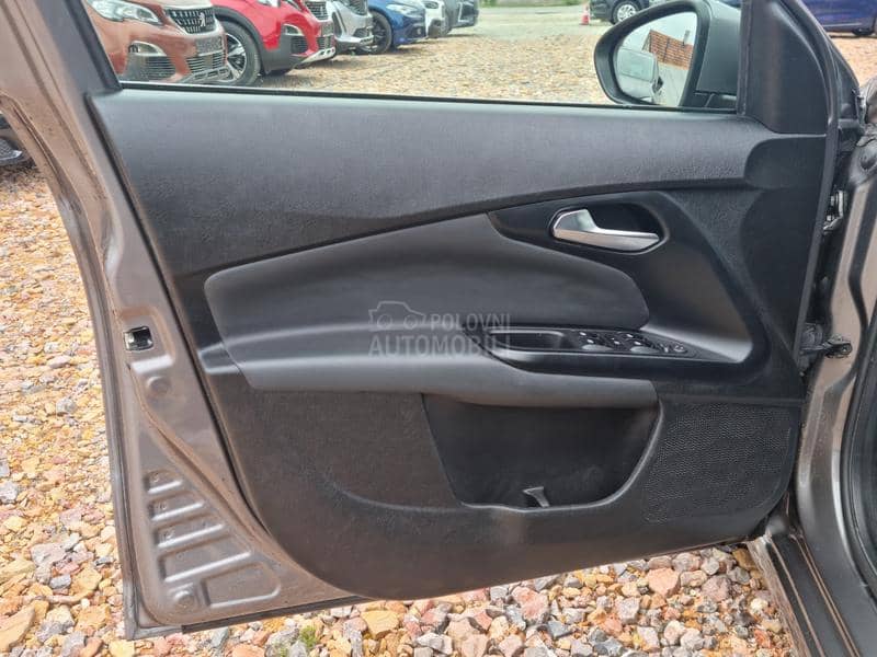 Fiat Tipo 1.4T-JET/LOUNGE PLUS