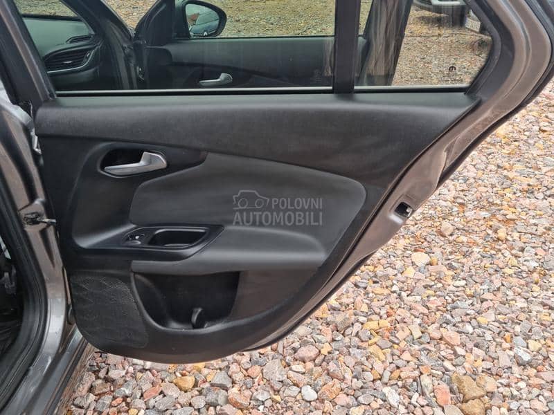 Fiat Tipo 1.4T-JET/LOUNGE PLUS