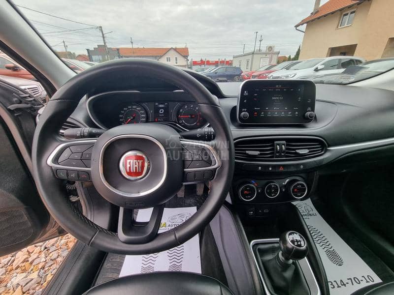 Fiat Tipo 1.4T-JET/LOUNGE PLUS