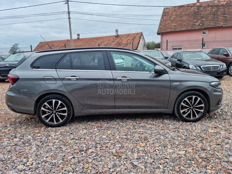 Fiat Tipo 1.4T-JET/LOUNGE PLUS