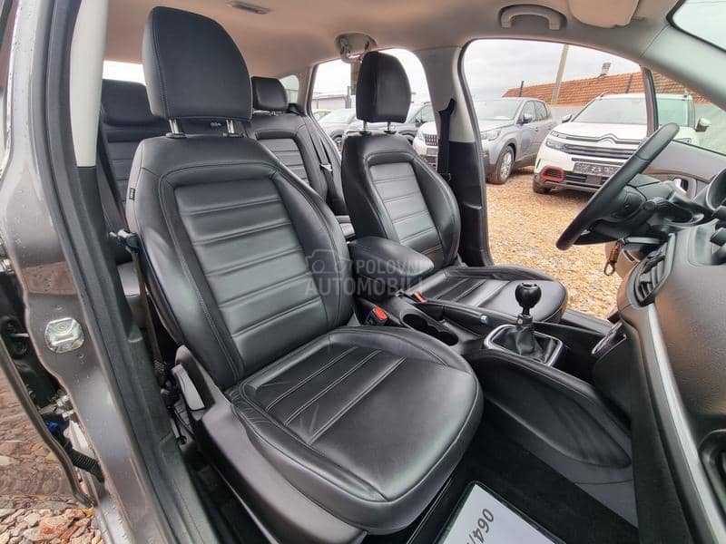 Fiat Tipo 1.4T-JET/LOUNGE PLUS