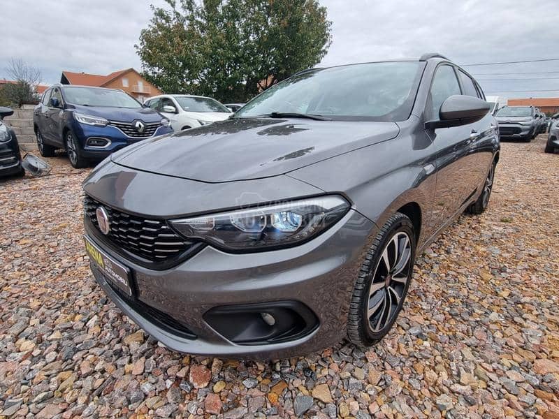 Fiat Tipo 1.4T-JET/LOUNGE PLUS