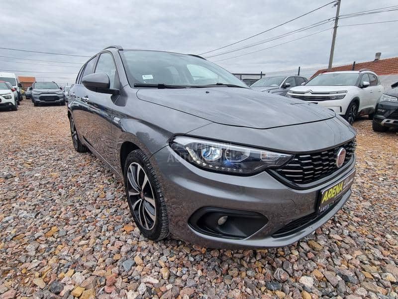 Fiat Tipo 1.4T-JET/LOUNGE PLUS