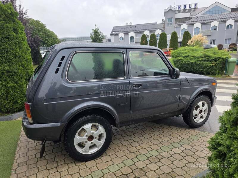 Lada Niva 1.7 i URBAN 4X4