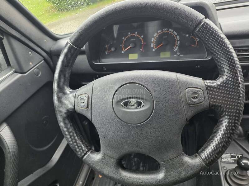 Lada Niva 1.7 i URBAN 4X4