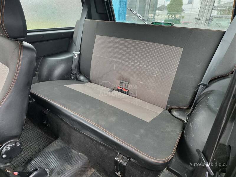 Lada Niva 1.7 i URBAN 4X4