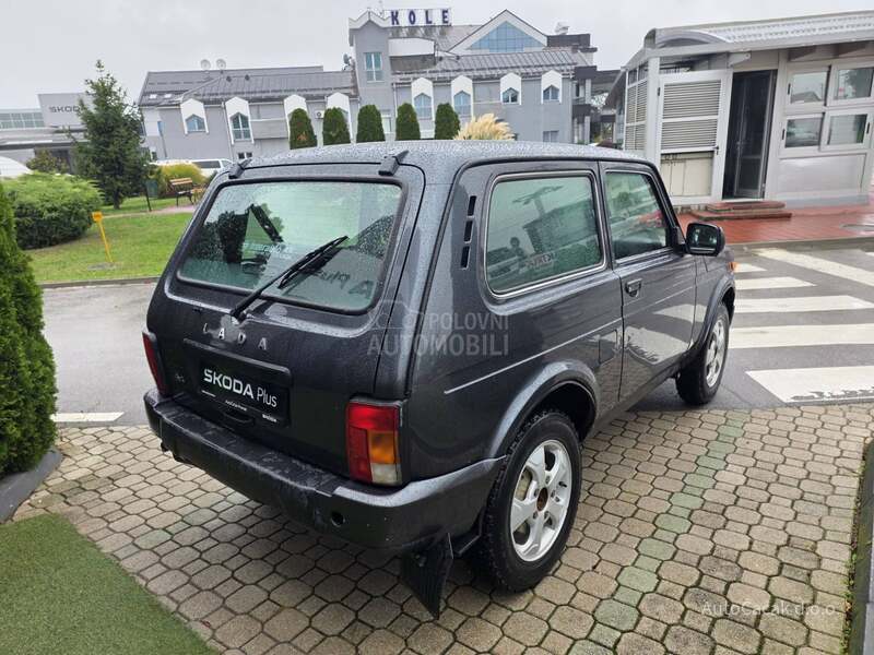 Lada Niva 1.7 i URBAN 4X4