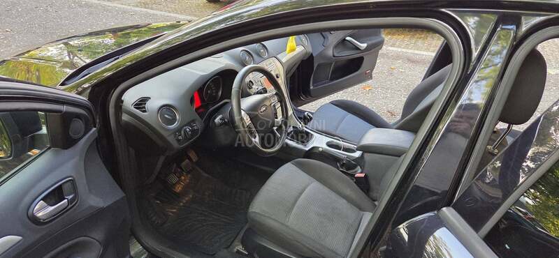 Ford Mondeo 