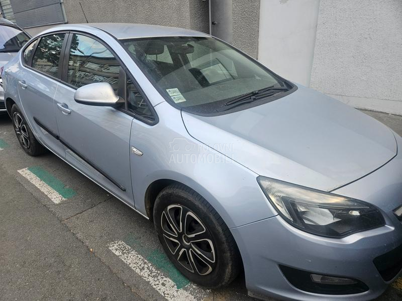 Opel Astra J 1.6