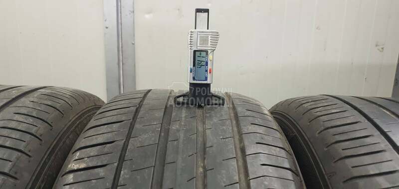 Falken 235/55 R17 Letnja