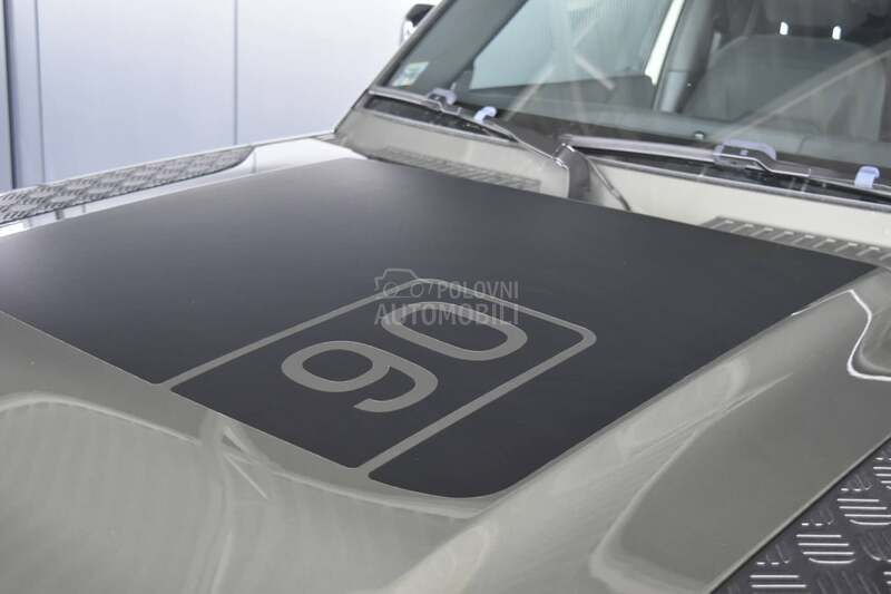 Land Rover Defender 90