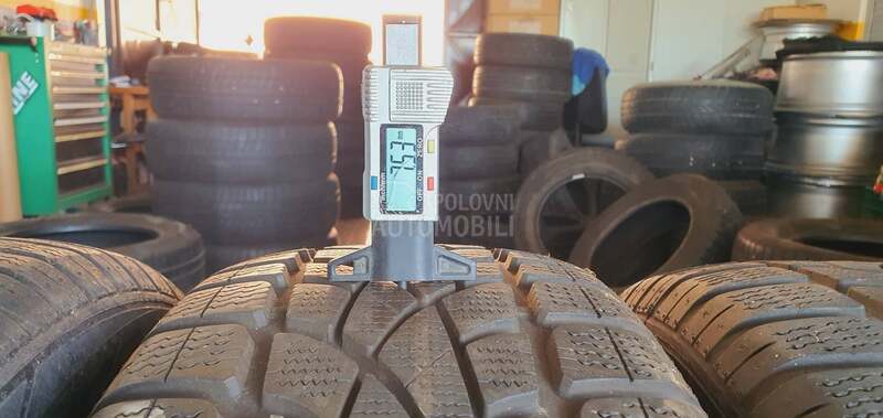 Dunlop 235/55 R18 Zimska