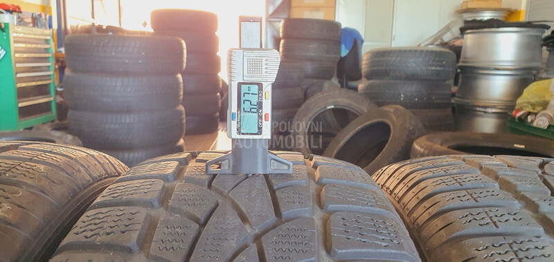 Dunlop 235/55 R18 Zimska