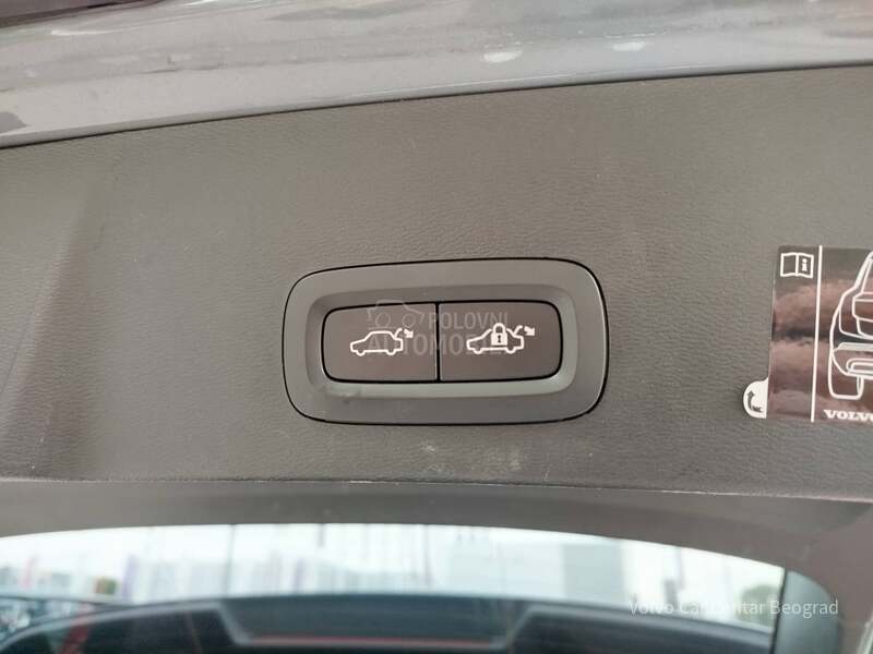 Volvo XC40 T2 AT R DESIGN