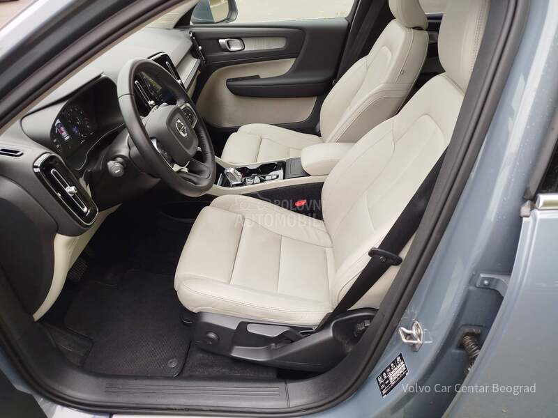 Volvo XC40 T2 AT R DESIGN
