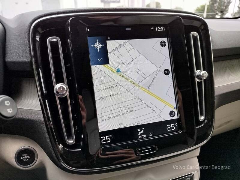 Volvo XC40 T2 AT R DESIGN