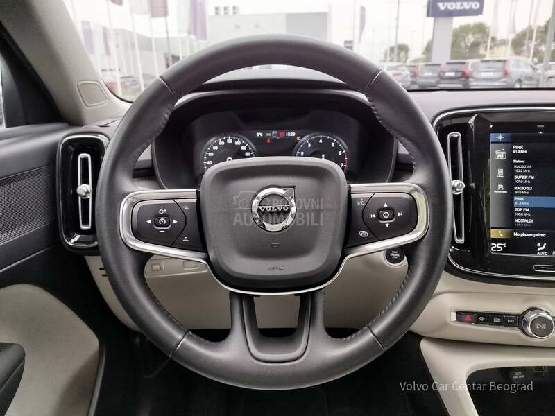 Volvo XC40 T2 AT R DESIGN