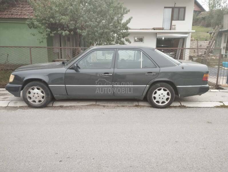 Mercedes Benz E 200 