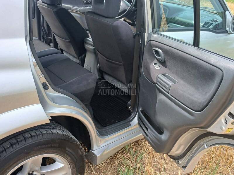 Suzuki Grand Vitara 2 0