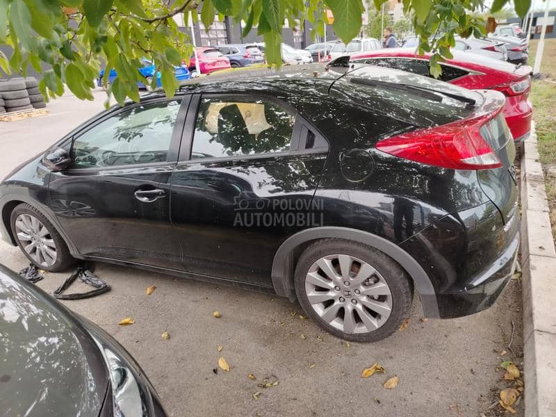 Honda Civic 1.8 vtec 2014. god. -  kompletan auto u delovima