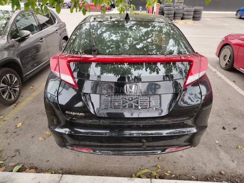Honda Civic 1.8 vtec 2014. god. -  kompletan auto u delovima