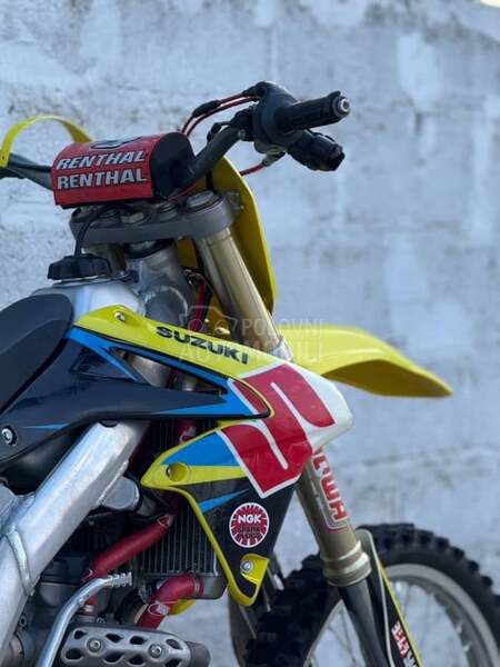 Suzuki Rmz