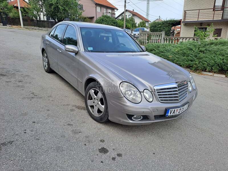 Mercedes Benz E 200 