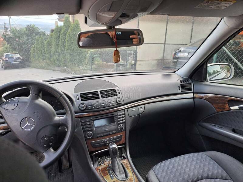 Mercedes Benz E 200 