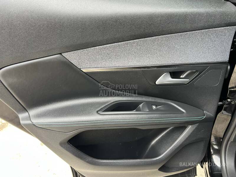 Peugeot 3008 1.5 HDI/ALLURE/AUT