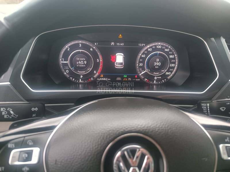 Volkswagen Tiguan 2.0 CARAT EXCLUSIVE