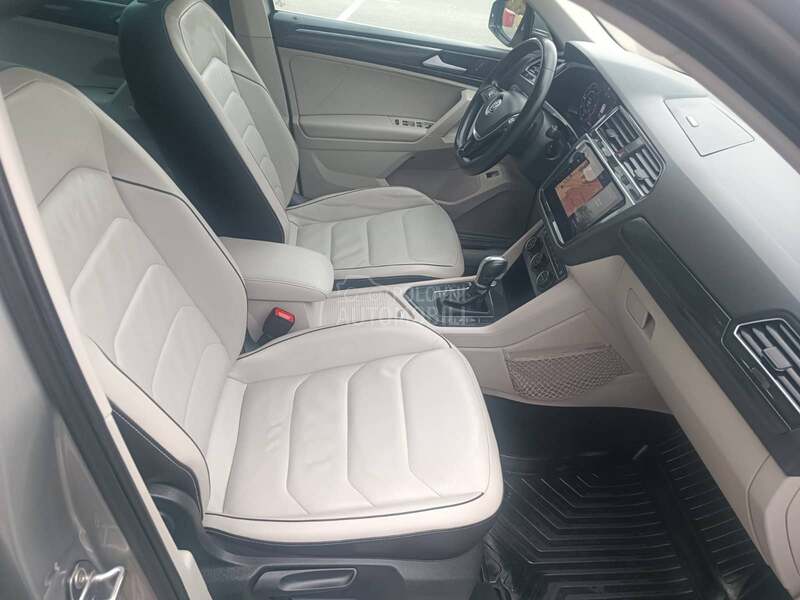 Volkswagen Tiguan 2.0 CARAT EXCLUSIVE